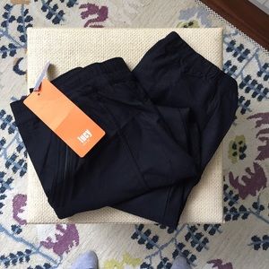 NWT Lucy Endless Destination Capri Pants